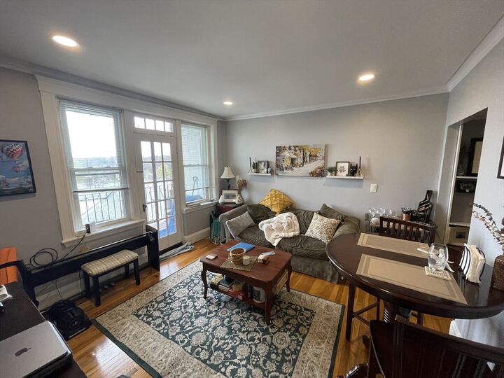 Property Photo:  2031 Commonwealth Avenue 15  MA 02135 
