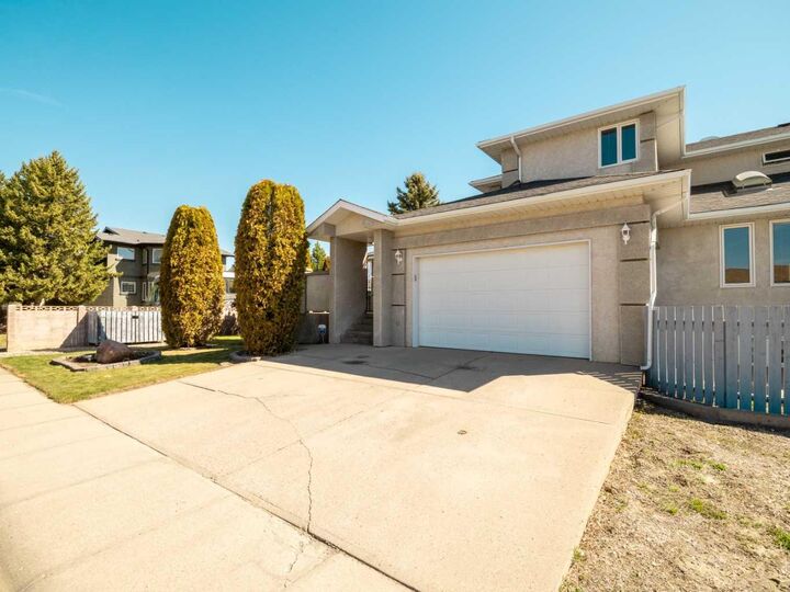 Photo de la propriété:  6005 46A Street  AB T1G 1E3 