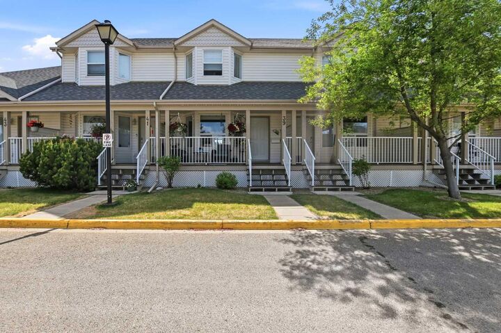 Property Photo: 33 Donlevy Avenue 39 AB T4R 3B6