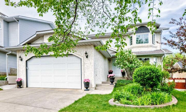 Property Photo:  116 Shawnee Way SW  AB T2Y 2V3 