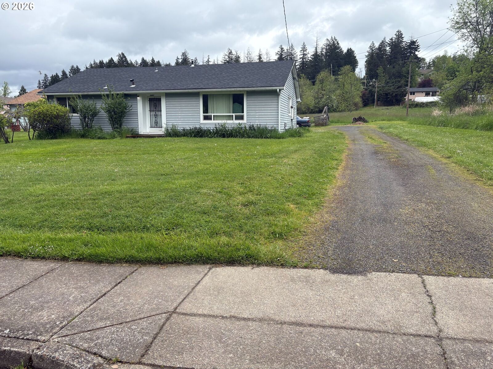 Property Photo:  2491 Augusta St  OR 97403 