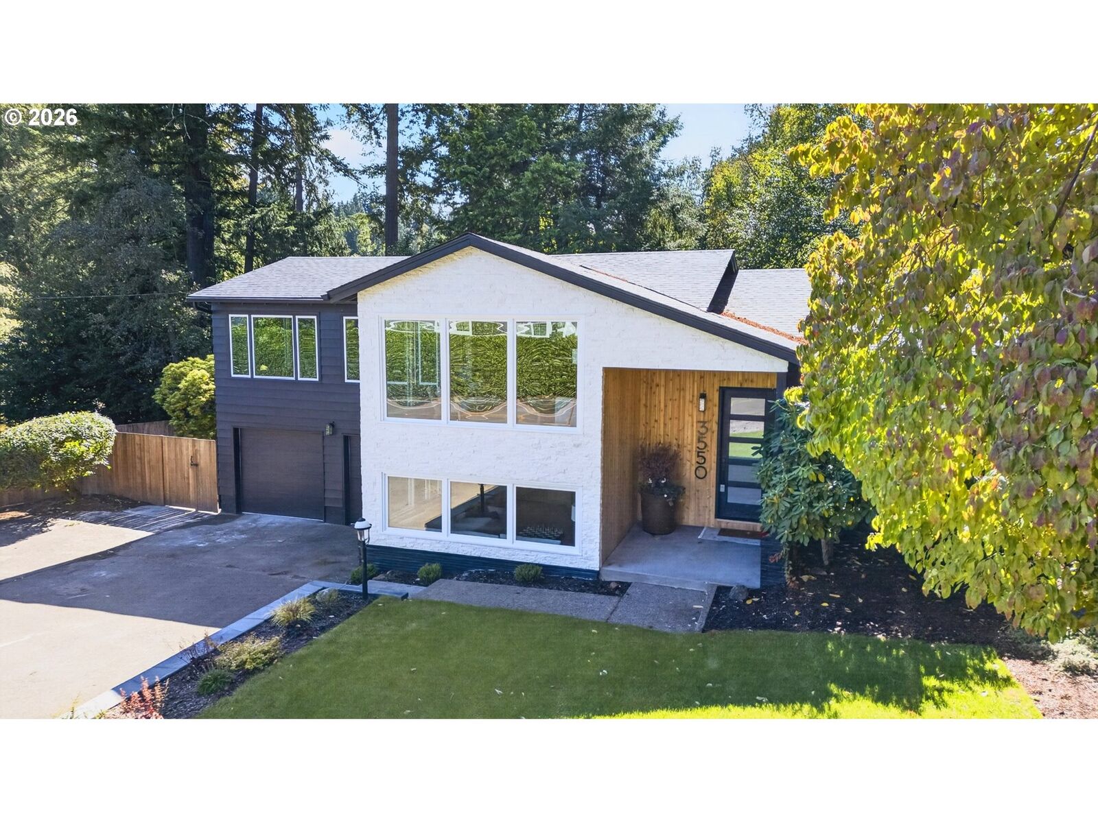 Property Photo:  3550 Southshore Blvd  OR 97034 