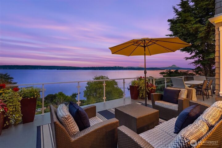 Property Photo:  3658  50th Avenue NE  WA 98105 