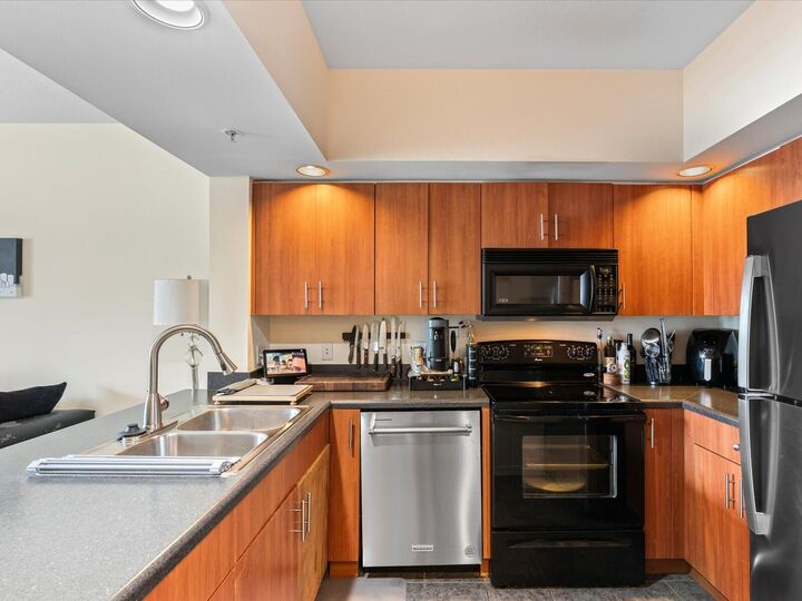Property Photo:  100 N Federal Highway 736  FL 33301 