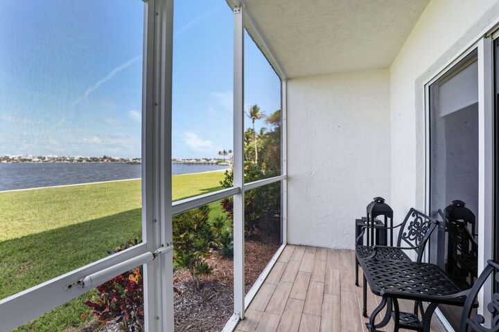 Property Photo: 1516 S Lakeside Drive 103 FL 33460