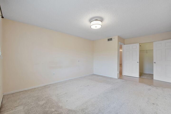 Property Photo: 5011 Wiles Road Unit 303 FL 33073