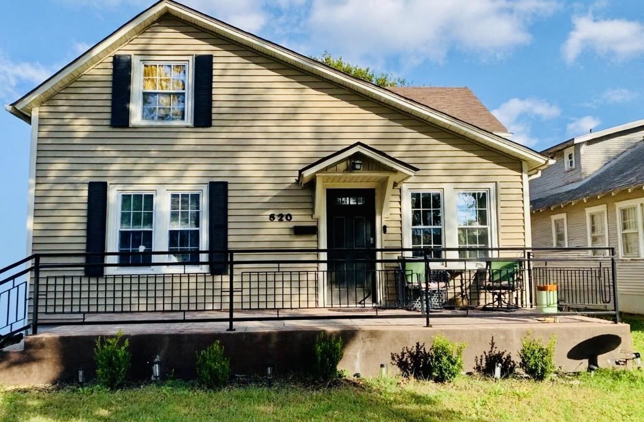 Property Photo: 520 S Osage St KS 67213-5521