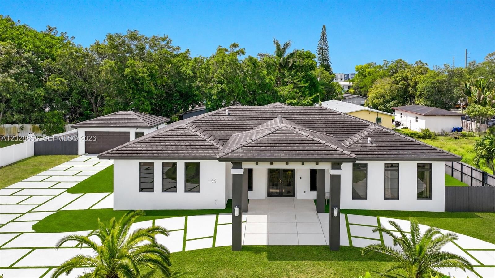 Property Photo:  152 NW 165th St  FL 33169 