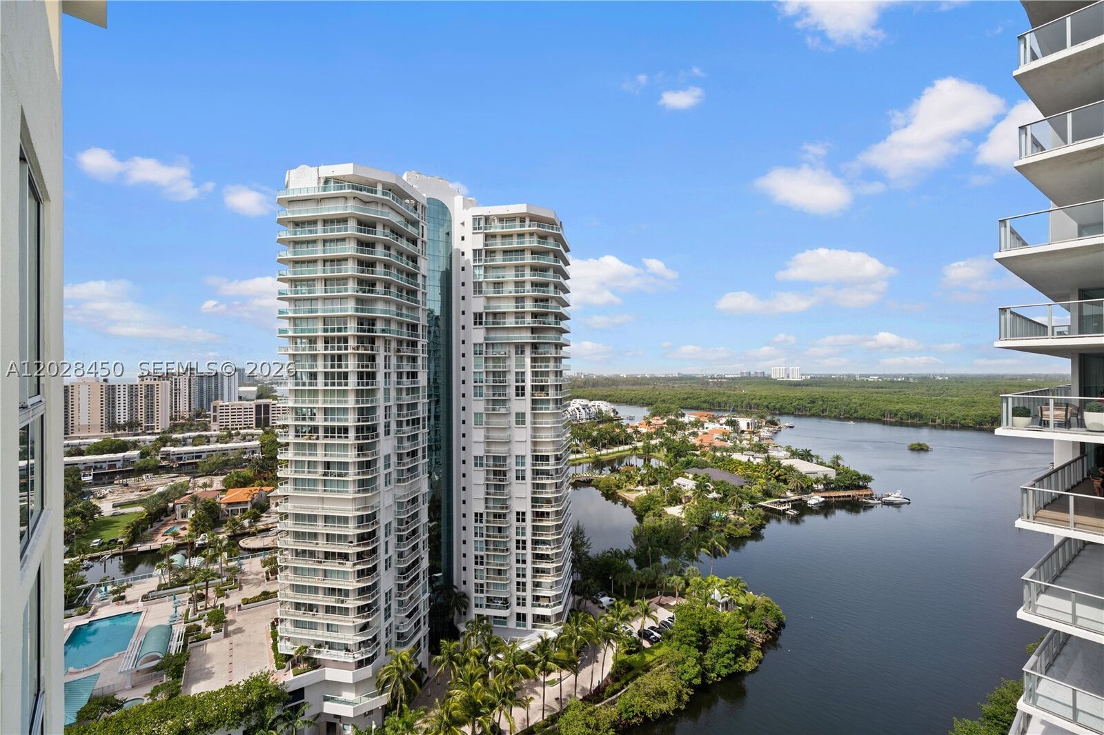 Property Photo:  250 Sunny Isles Blvd 3-Ts4  FL 33160 