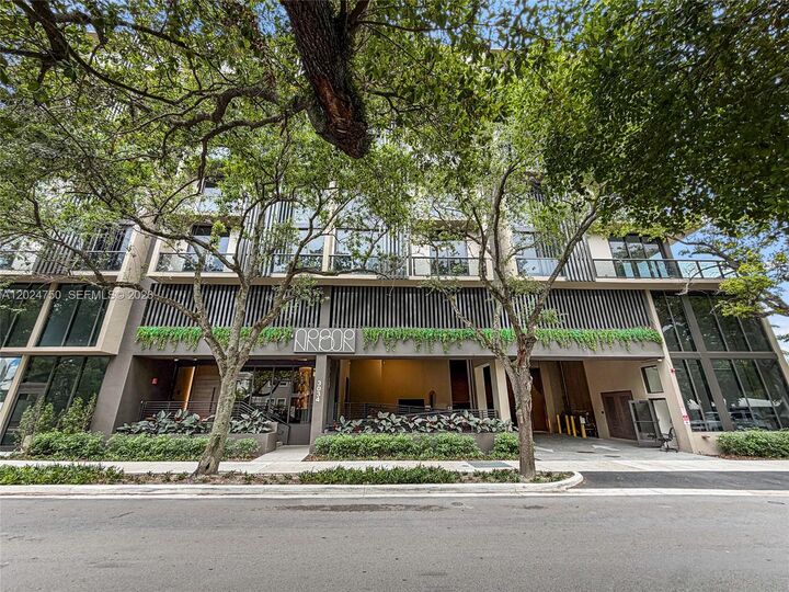Property Photo:  3034 Oak Ave Lph2  FL 33133 
