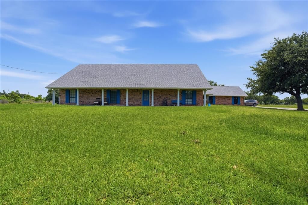 Property Photo:  226 Devall Road  LA 70645 