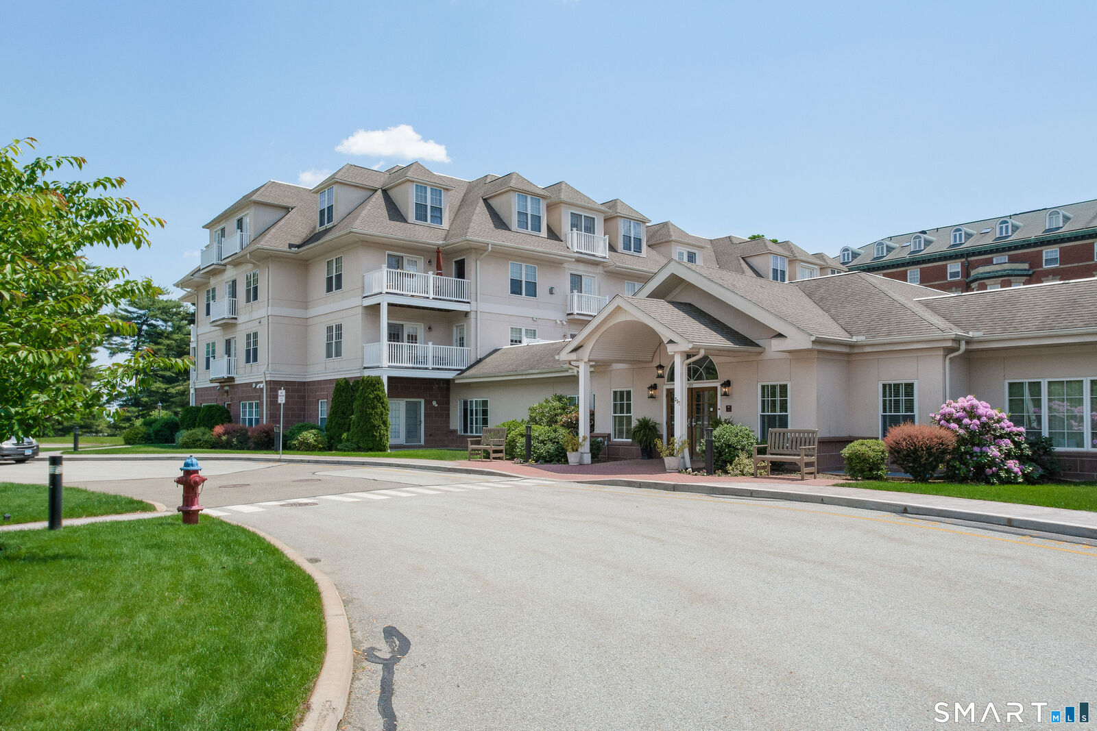 Property Photo:  237 Fern Street 305W  CT 06119 