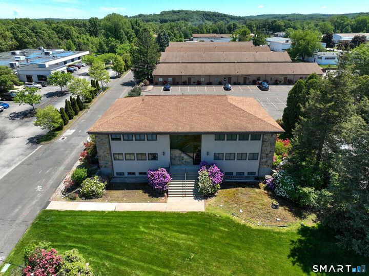 Property Photo: 160 Oak Street 1K CT 06033