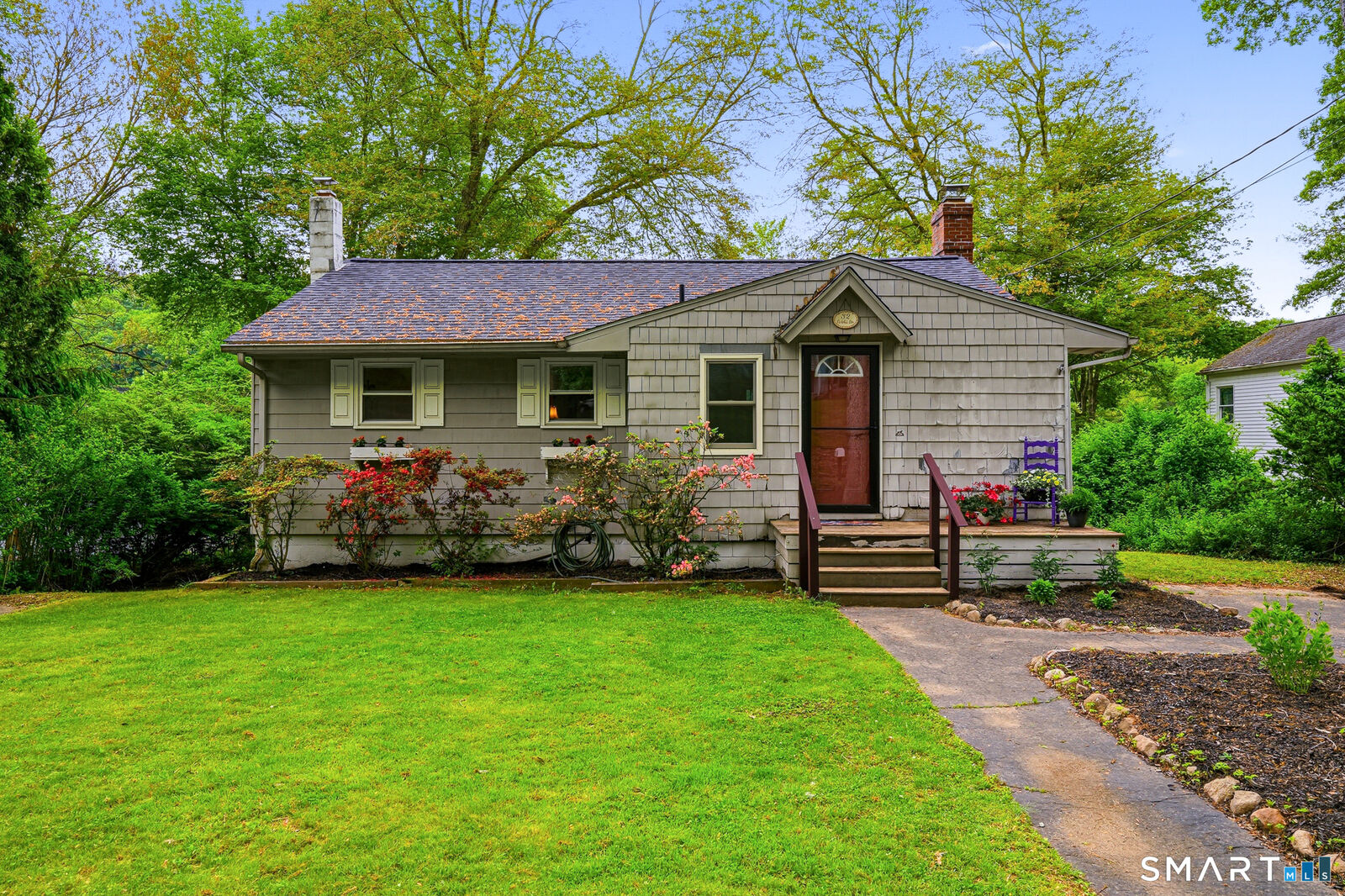 Property Photo:  32 Cubles Drive  CT 06357 