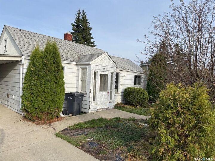 Property Photo: 1712 103rd Street SK S9A 1L9