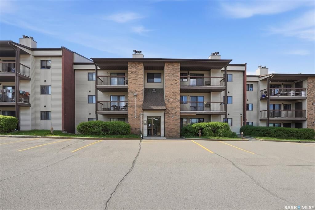 Property Photo: 345 Kingsmere Boulevard 202 SK S7J 4J6