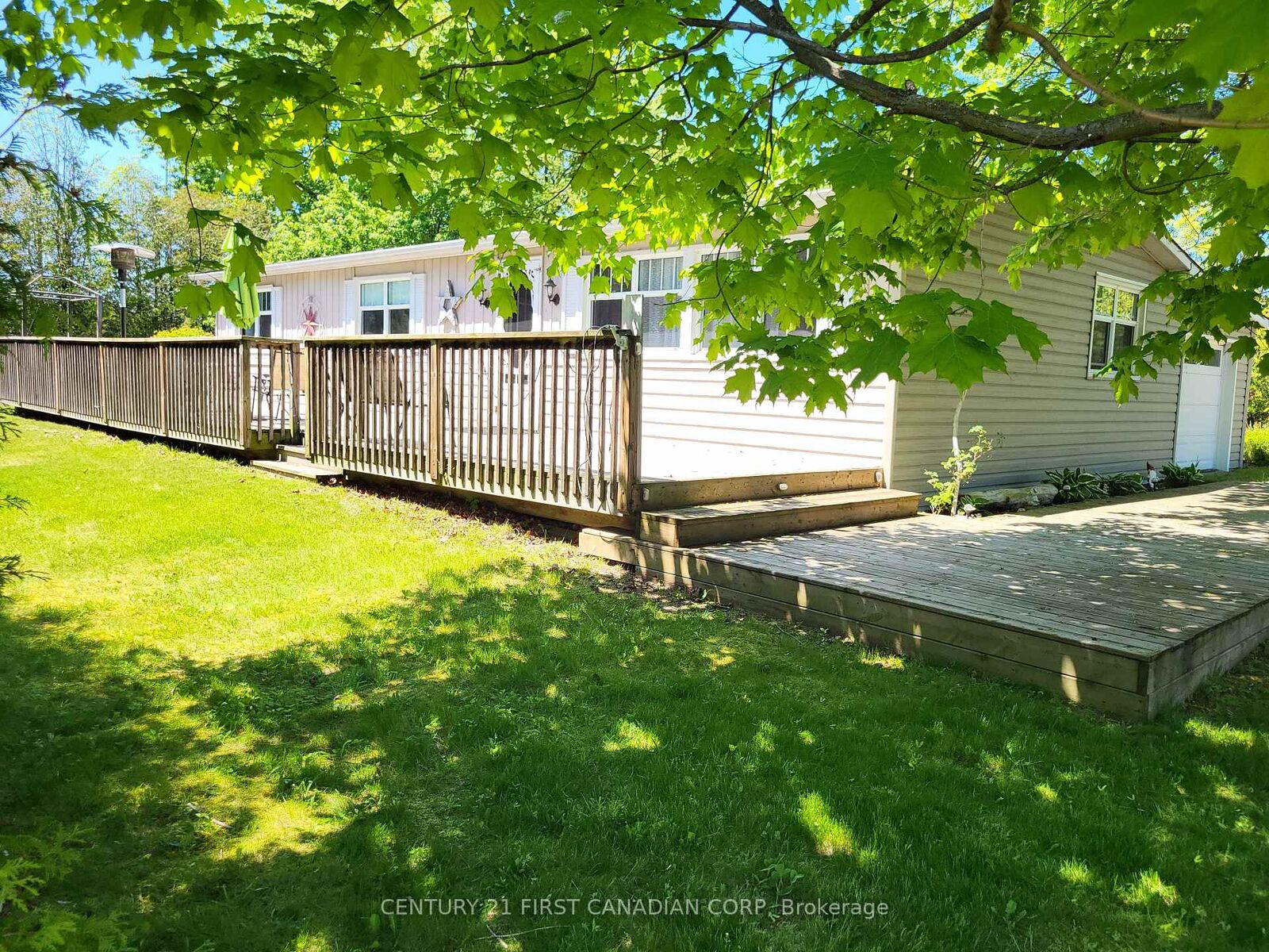 Photo de la propriété:  72599 Stanley Street  ON N0M 2T0 