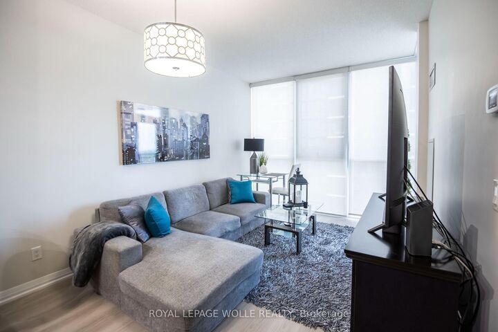 Property Photo: 75 Eglinton Avenue W 1601 ON L5R 0E5