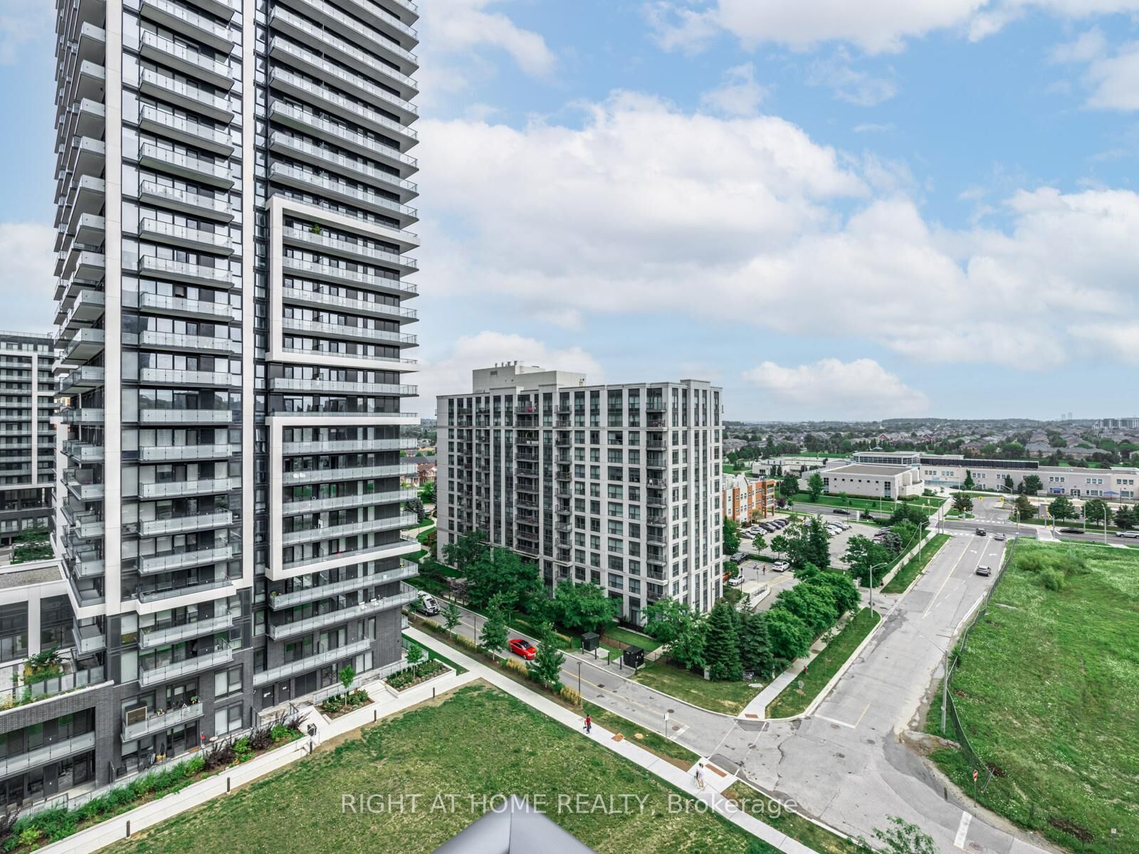 Property Photo: 65 Oneida Crescent 1010 ON L4B 0G9