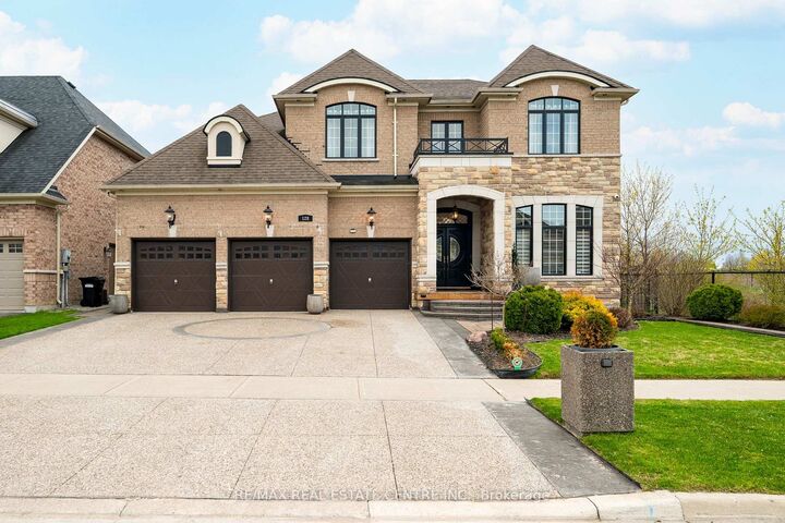 128 Copeland Crescent — photo 1