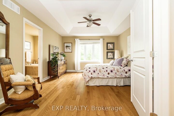 36 Oakbriar Crescent — photo 1