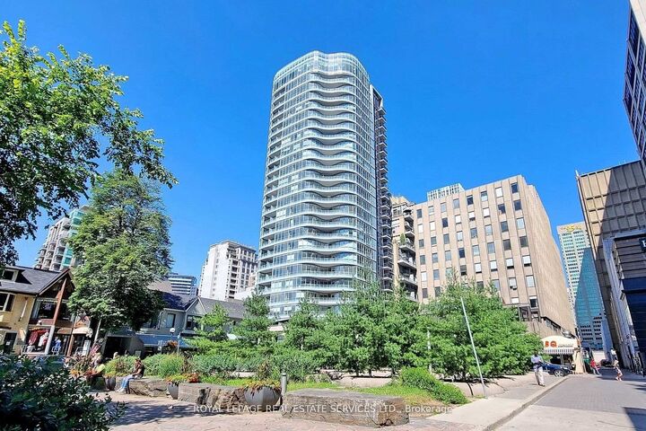 Property Photo: 88 Cumberland Street 808 ON M5R 1A3