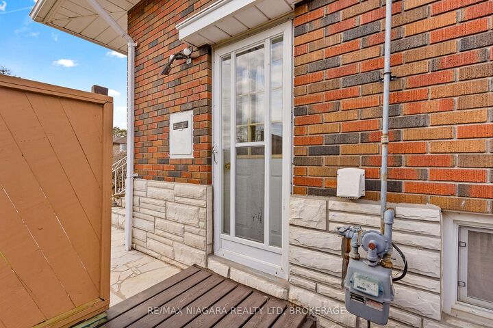 Property Photo: 7 South Crescent ON L3K 2X8
