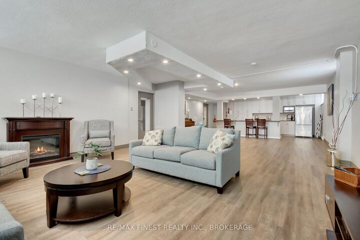 Property Photo: 2 Mowat Avenue 206 ON K7M 1K1
