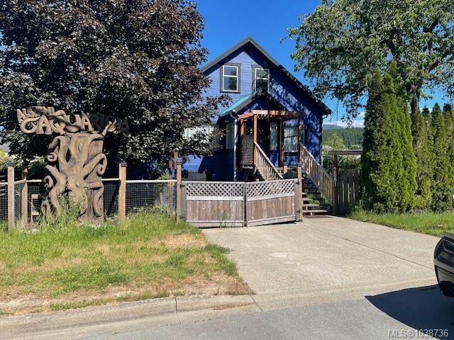 Property Photo: 2881 8th Ave BC V9Y 2K6