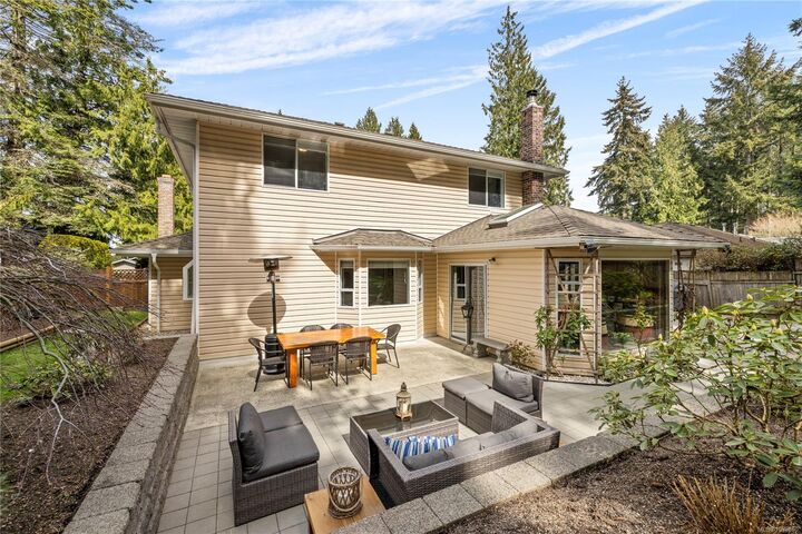 Property Photo: 1170 Clubhouse Dr BC V9K 1C4