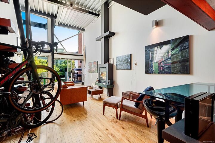 Property Photo: 1030 Meares St #206 BC V8V 5A5
