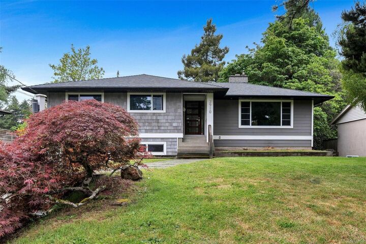 Property Photo: 3910 Hobbs St BC V8N 4C9
