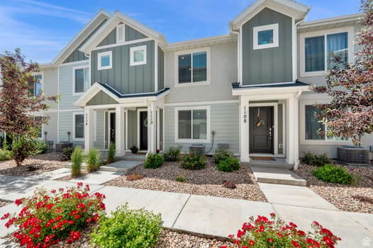 Property Photo:  1112 E Quarterdeck Way  UT 84045 