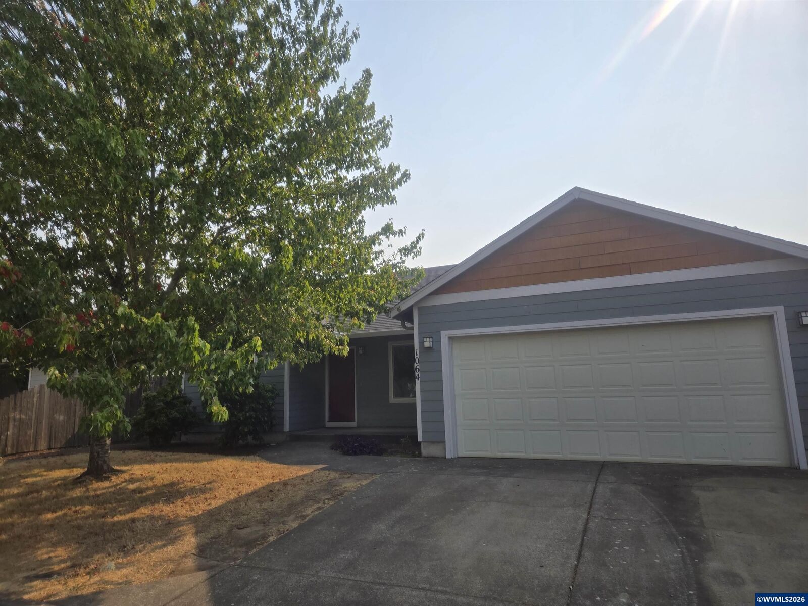 Property Photo: 1064 Turtledove Lp OR 97355