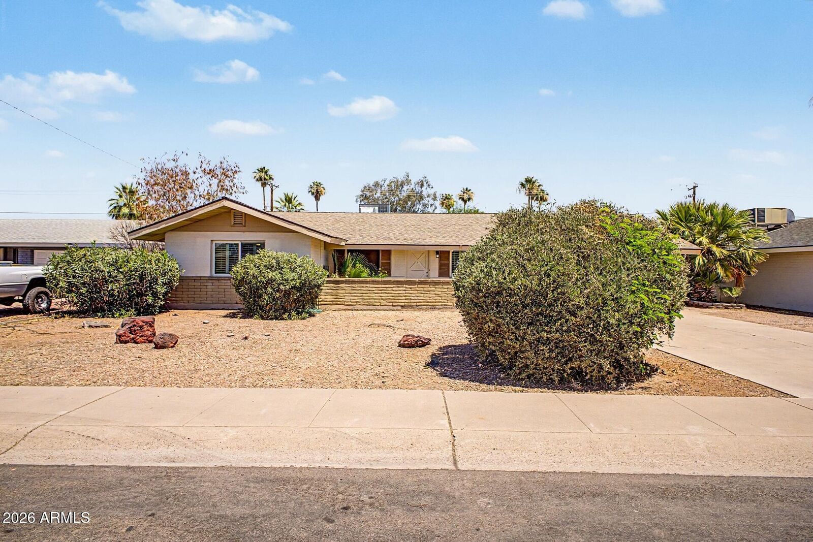Property Photo:  1000 E Loyola Drive  AZ 85282 