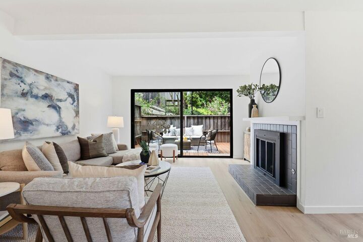 Property Photo:  318 Sylvia Way  CA 94903 