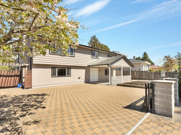 6500 Azure Road — photo 1