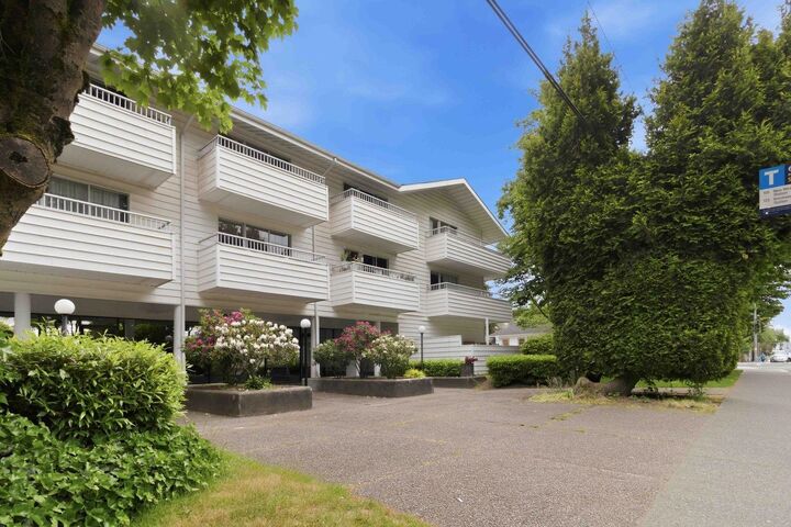 Property Photo: 707 8th Street 301 BC V3M 3S6