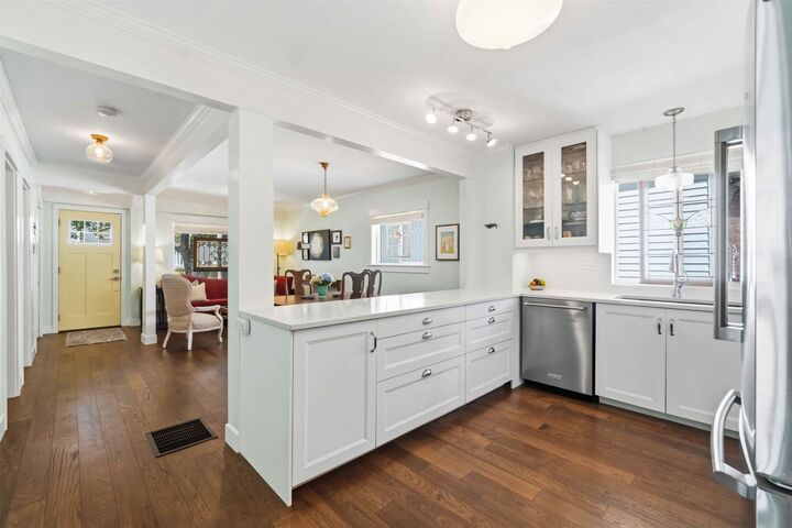 4322 Welwyn Street — photo 1