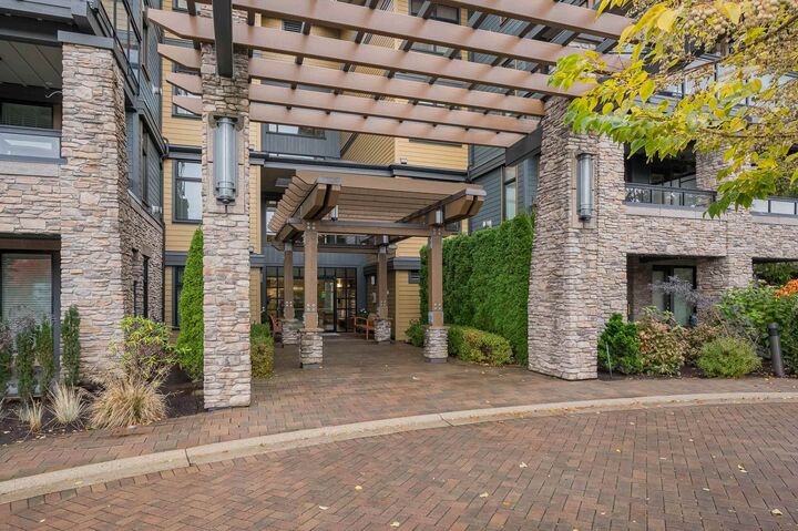 Property Photo: 5099 Springs Boulevard 101 BC V4M 0A2