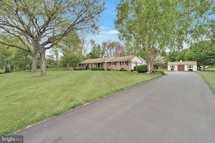Property Photo:  450 Galen Hall Road  PA 17569 