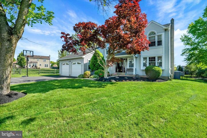 Property Photo:  2125 Robin Drive  PA 18976 