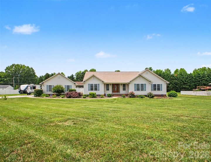 Property Photo: 290 Deal Estate Drive NC 28023