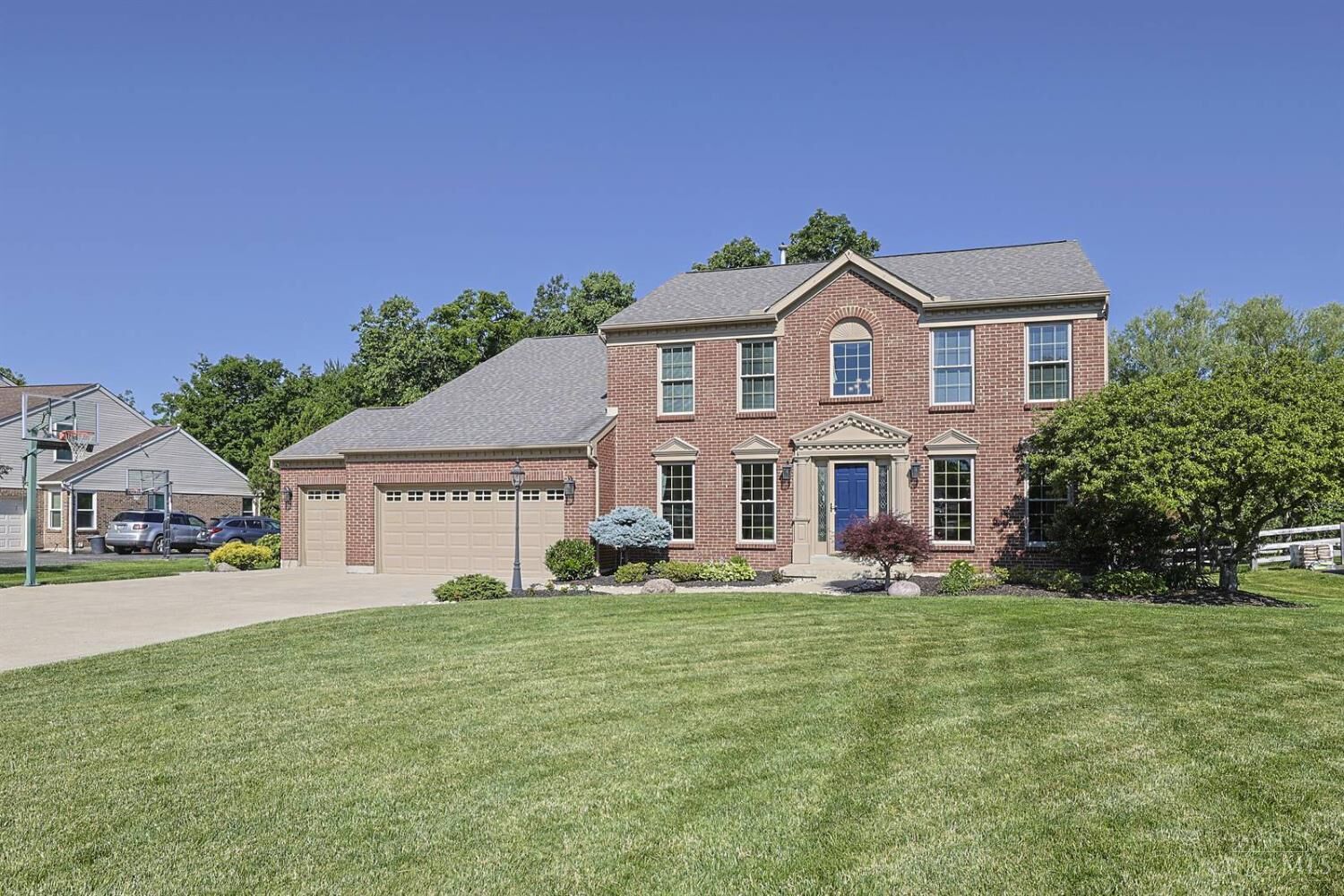 Property Photo: 5585 Autumn Wynd Lane OH 45150
