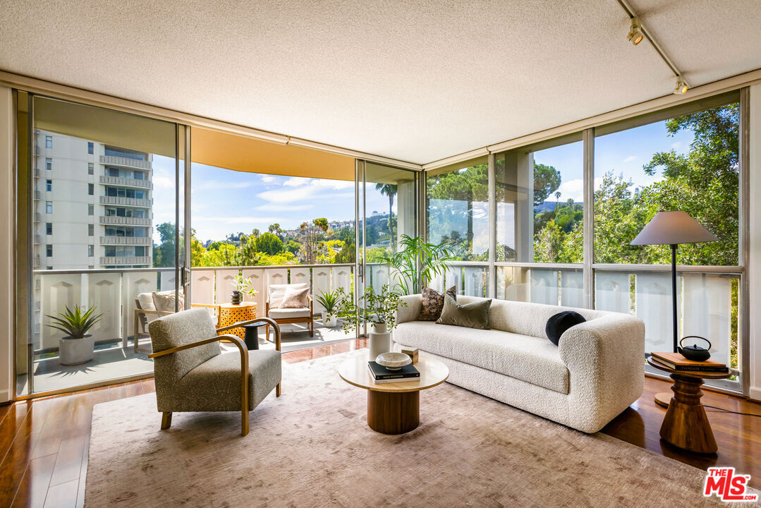 Property Photo:  4411 Los Feliz Blvd  CA 90027 