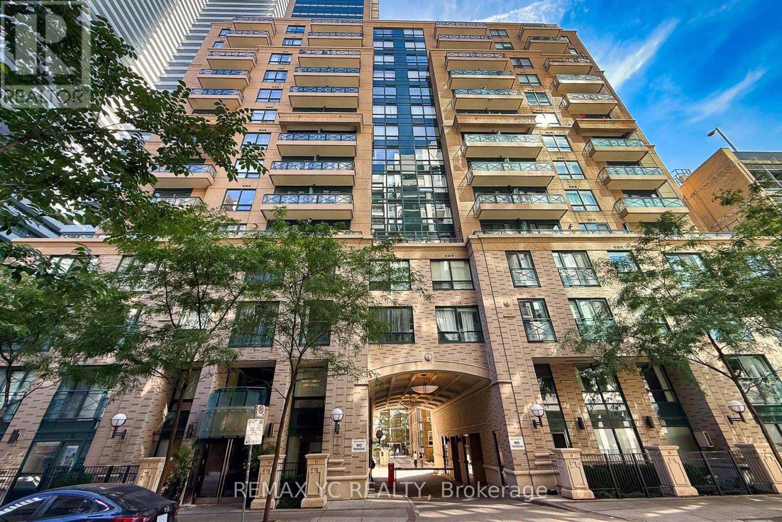 Property Photo:  35 Hayden Street 1204  ON M4Y 3C3 