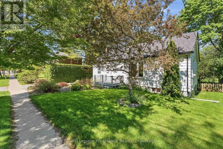 Property Photo:  29 Bramley Street South  ON L1A 3J9 