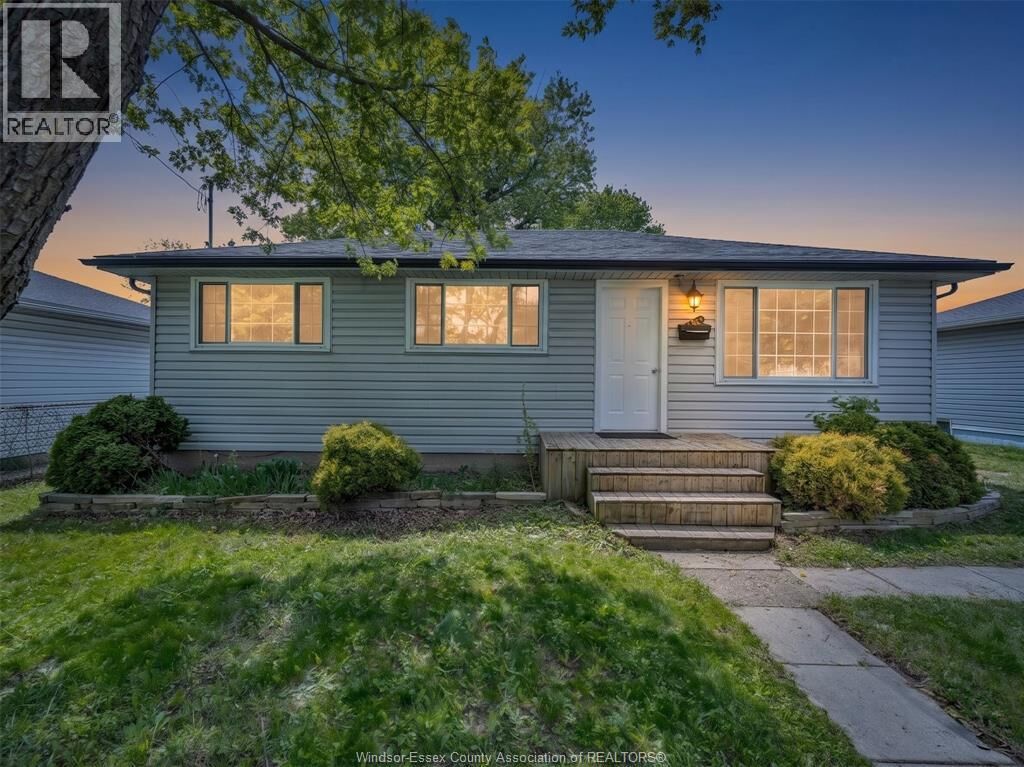 Property Photo:  1583 Ferndale Avenue  ON N8T 2K3 