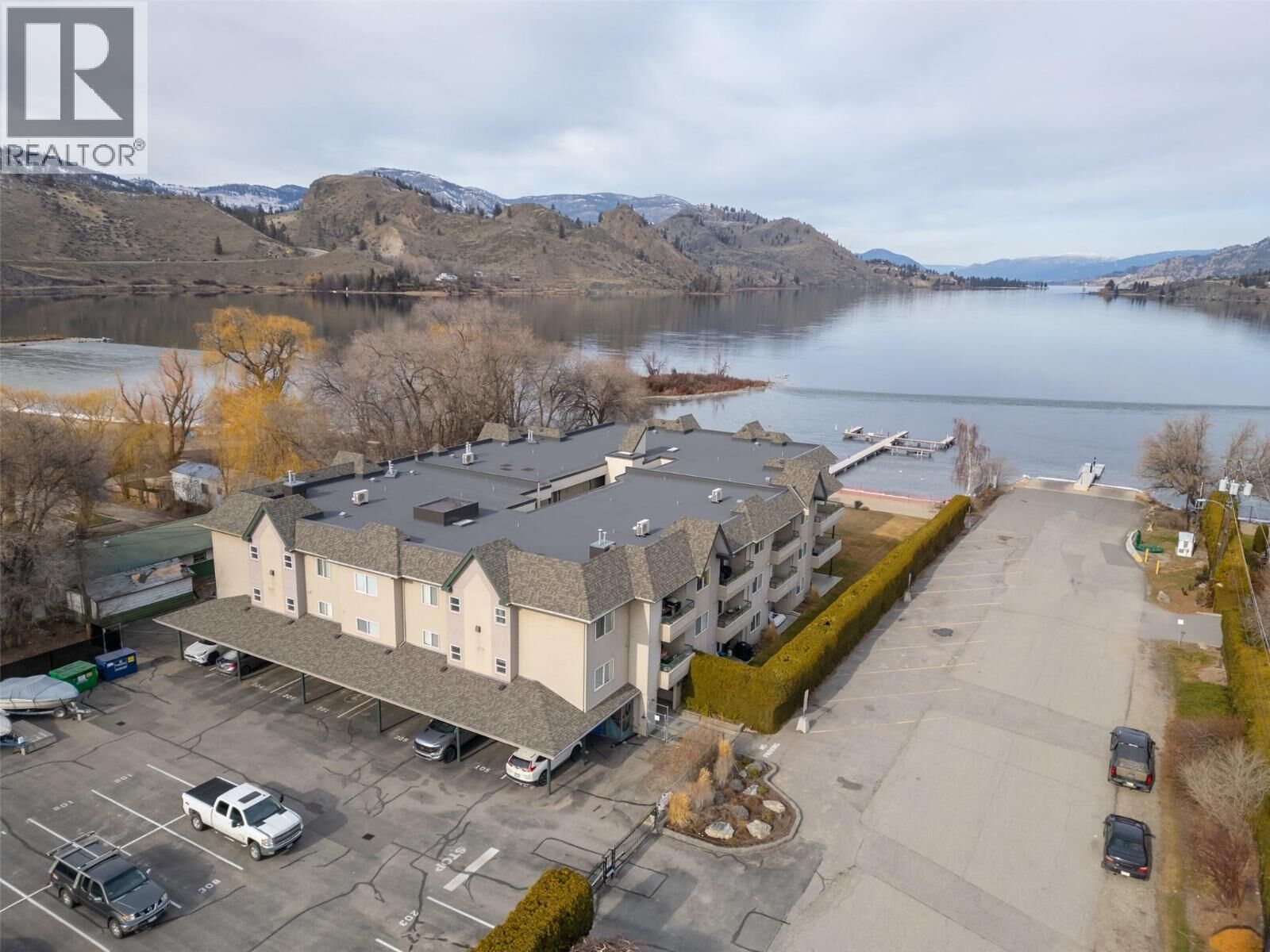 Property Photo: 640 Main Street 108 BC V0H 1R4