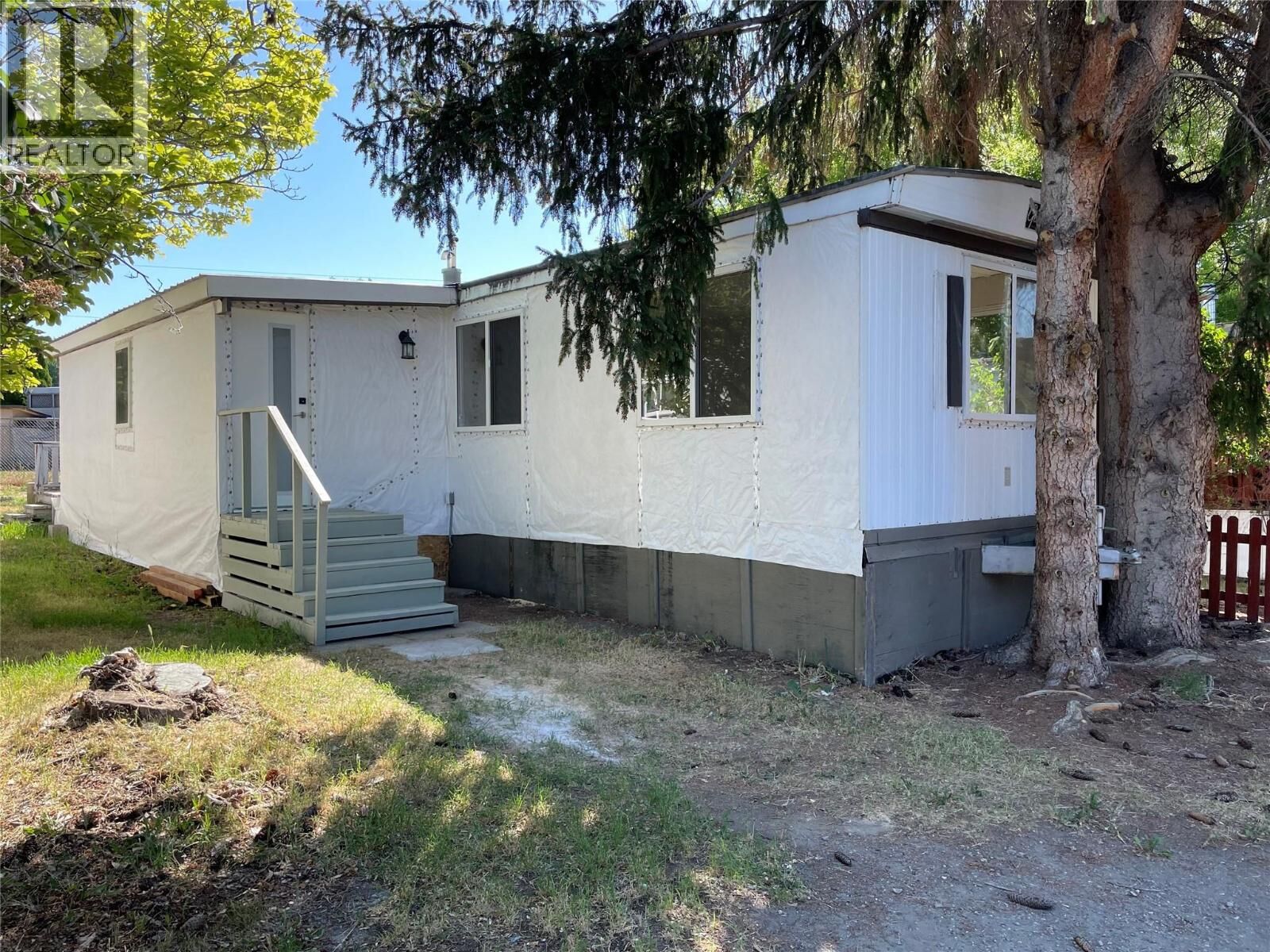 Property Photo:  48- 2035 Boucherie Road  BC V4T 1Z7 
